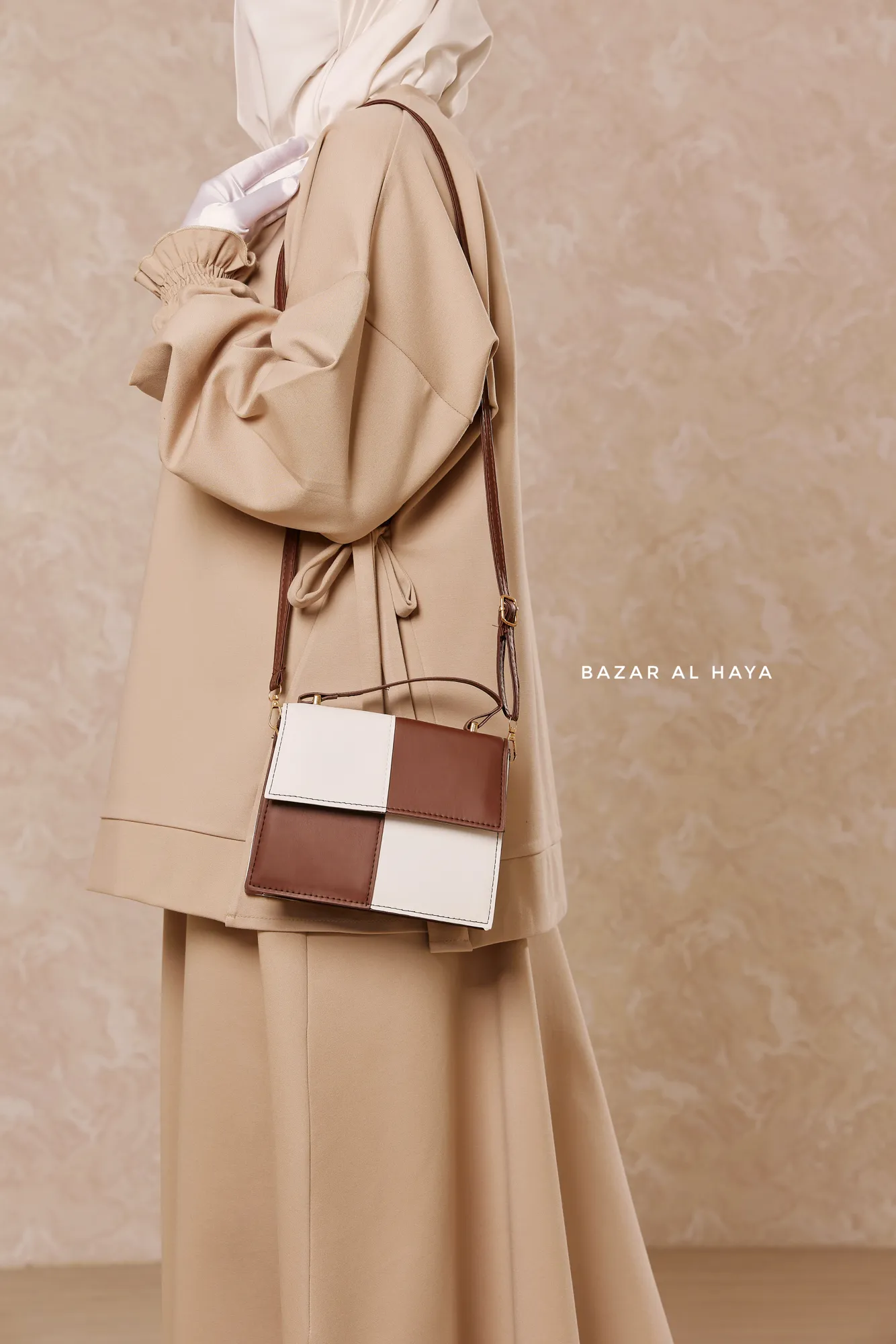Matte Crossbody Bag In Brown & White